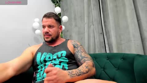 Snapshot of musclemonster31 chatting on 02.18.25 MuscleMonster31 online show from 02.18.25