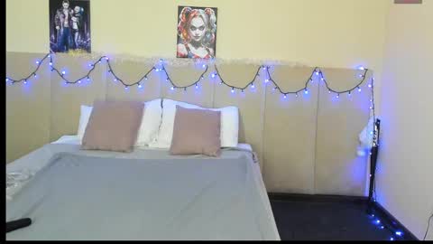 Snapshot of musclexxxbarbie chatting on 12.25.24 Eva online show from 12.25.24