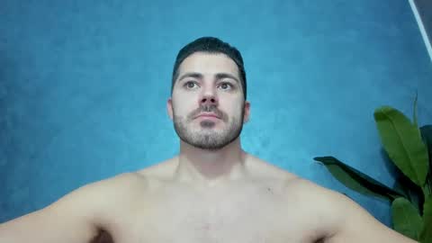 Snapshot of muscularmaster chatting on 12.12.24 muscularmaster onlyfans online show from 12.12.24