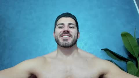 Snapshot of muscularmaster chatting on 12.21.24 muscularmaster onlyfans online show from 12.21.24