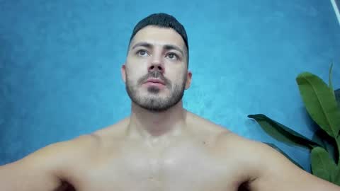 Snapshot of muscularmaster chatting on 12.27.24 muscularmaster onlyfans online show from 12.27.24