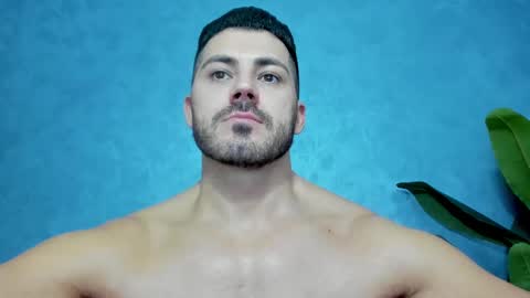 Snapshot of muscularmaster chatting on 12.29.24 muscularmaster onlyfans online show from 12.29.24