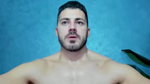 Snapshot of muscularmaster chatting on 01.01.25 muscularmaster onlyfans online show from 01.01.25