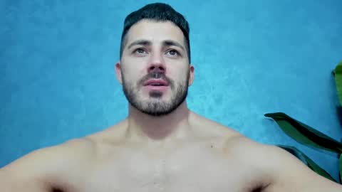 Snapshot of muscularmaster chatting on 01.02.25 muscularmaster onlyfans online show from 01.02.25