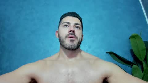 Snapshot of muscularmaster chatting on 01.04.25 muscularmaster onlyfans online show from 01.04.25