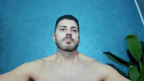 Snapshot of muscularmaster chatting on 01.05.25 muscularmaster onlyfans online show from 01.05.25