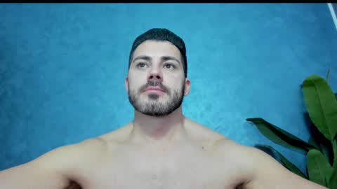 Snapshot of muscularmaster chatting on 01.06.25 muscularmaster onlyfans online show from 01.06.25