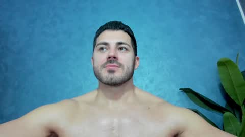 Snapshot of muscularmaster chatting on 01.10.25 muscularmaster onlyfans online show from 01.10.25