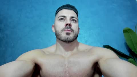 Snapshot of muscularmaster chatting on 01.15.25 muscularmaster onlyfans online show from 01.15.25