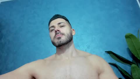 Snapshot of muscularmaster chatting on 01.20.25 muscularmaster onlyfans online show from 01.20.25