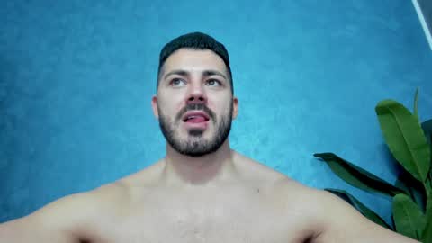 Snapshot of muscularmaster chatting on 01.21.25 muscularmaster onlyfans online show from 01.21.25
