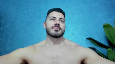 Snapshot of muscularmaster chatting on 01.22.25 muscularmaster onlyfans online show from 01.22.25