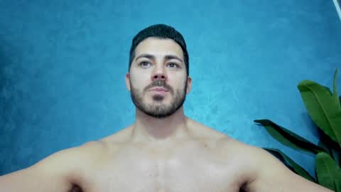 Snapshot of muscularmaster chatting on 02.01.25 muscularmaster onlyfans online show from 02.01.25