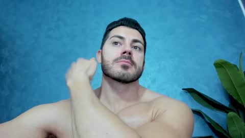 Snapshot of muscularmaster chatting on 02.04.25 muscularmaster onlyfans online show from 02.04.25