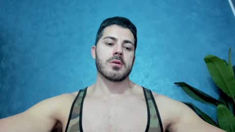 Snapshot of muscularmaster chatting on 02.04.25 muscularmaster onlyfans online show from 02.04.25