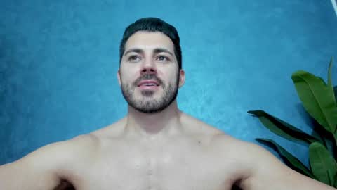 Snapshot of muscularmaster chatting on 02.05.25 muscularmaster onlyfans online show from 02.05.25