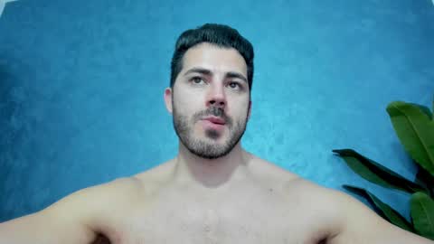 Snapshot of muscularmaster chatting on 03.05.25 muscularmaster onlyfans online show from 03.05.25