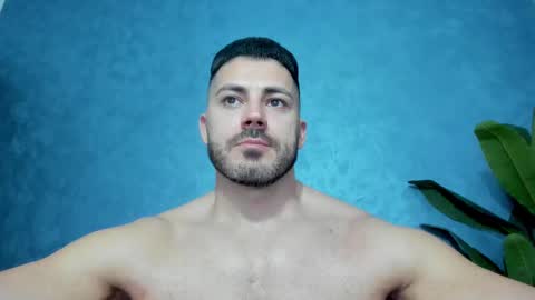 Snapshot of muscularmaster chatting on 03.06.25 muscularmaster onlyfans online show from 03.06.25