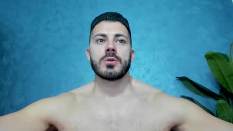 Snapshot of muscularmaster chatting on 03.10.25 muscularmaster onlyfans online show from 03.10.25