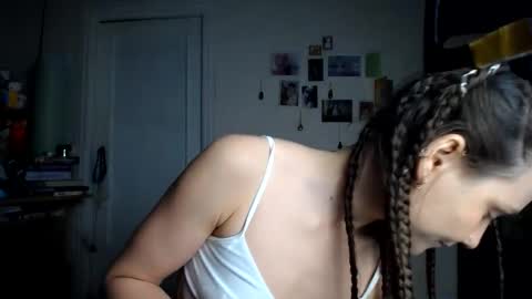 Snapshot of muse_online chatting on 12.19.24 Muse Ali online show from 12.19.24