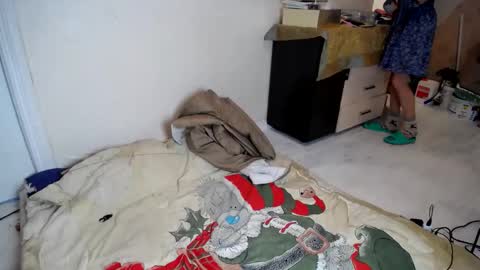 Snapshot of muse_online chatting on 12.21.24 Muse Ali online show from 12.21.24