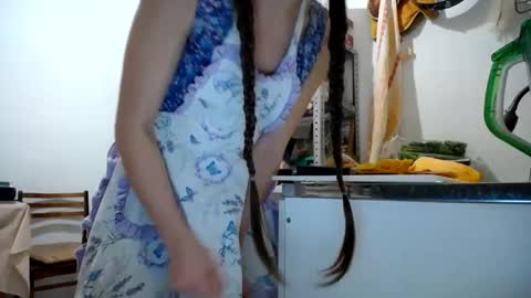 Snapshot of muse_online chatting on 12.23.24 Muse Ali online show from 12.23.24