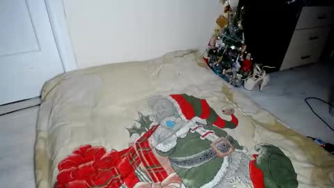 Snapshot of muse_online chatting on 12.23.24 Muse Ali online show from 12.23.24