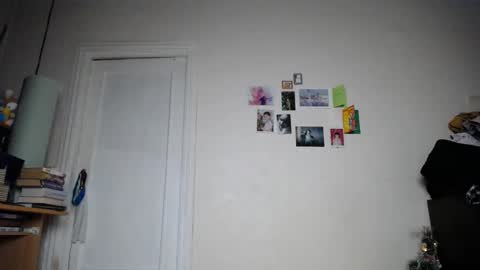 Snapshot of muse_online chatting on 12.29.24 Muse Ali online show from 12.29.24