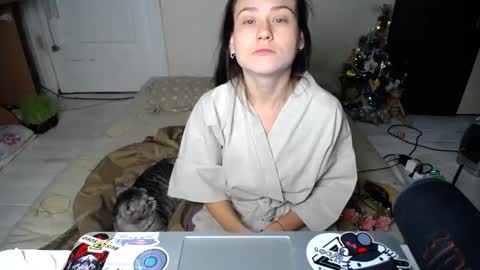 Snapshot of muse_online chatting on 12.30.24 Muse Ali online show from 12.30.24