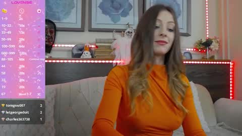 Luna  online show from 10.24.25