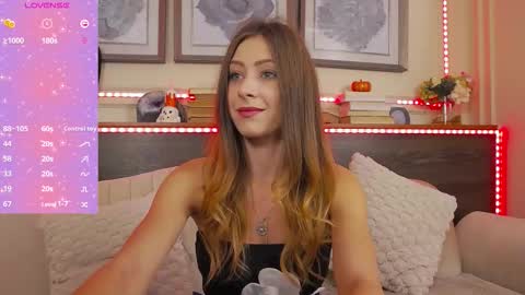 Luna  online show from 10.25.25