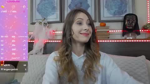 Luna  online show from 10.29.25