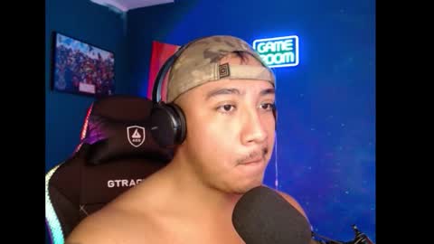 Snapshot of mushrooncat chatting on 10.13.25 mushrooncat online show from 10.13.25