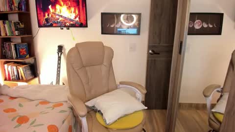 VALENTINA Luna  online show from 12.21.25