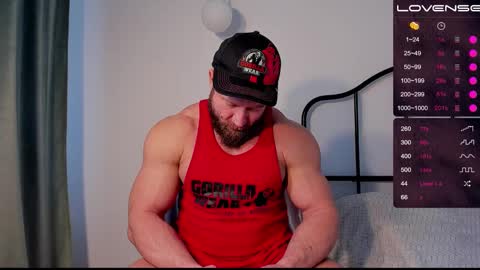 Snapshot of musscle_king chatting on 12.26.24 Artemius online show from 12.26.24