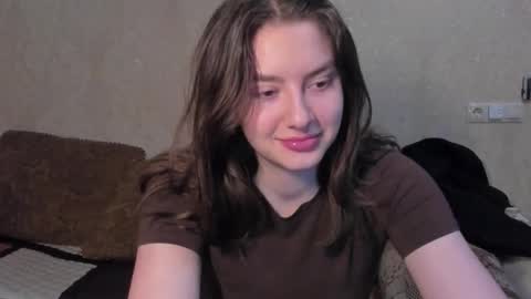 Snapshot of muuur_fam1 chatting on 11.28.25 HEY online show from 11.28.25