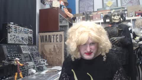 Snapshot of muziknerd chatting on 01.05.25 Muziknerd online show from 01.05.25