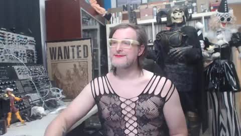 Snapshot of muziknerd chatting on 01.12.25 Muziknerd online show from 01.12.25