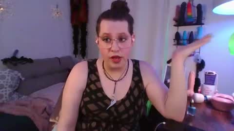 Snapshot of mxsissycharlotte chatting on 06.17.26 Mx Charlotte online show from 06.17.26