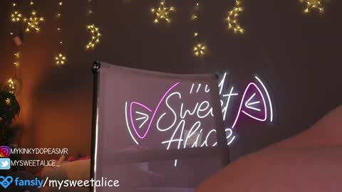 Snapshot of my__sweet__alice chatting on 01.03.25 mysweetalice online show from 01.03.25