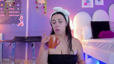 my_aleja_ online show from 10.27.25