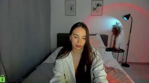 katie online show from 12.19.24