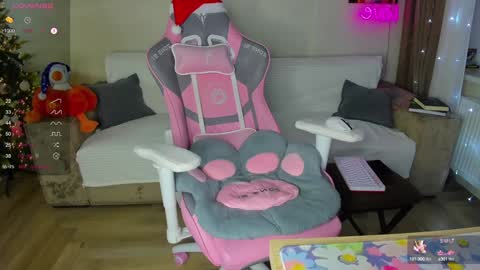 Snapshot of my_emmy chatting on 12.24.24 Emmy online show from 12.24.24