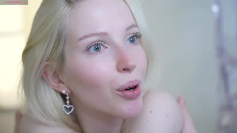STELLA  Im here today online show from 12.20.24