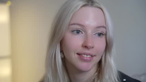STELLA  Im here today online show from 01.21.25