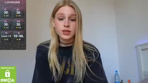 Snapshot of my_tenderness chatting on 03.09.25 Dana online show from 03.09.25