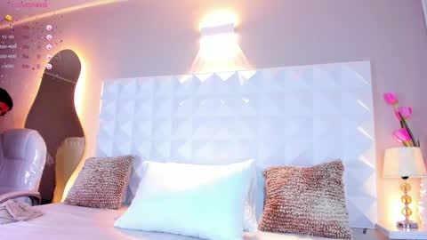 Mariana Evans online show from 01.25.25