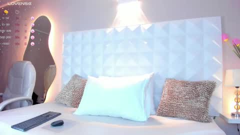 Mariana Evans online show from 03.01.25