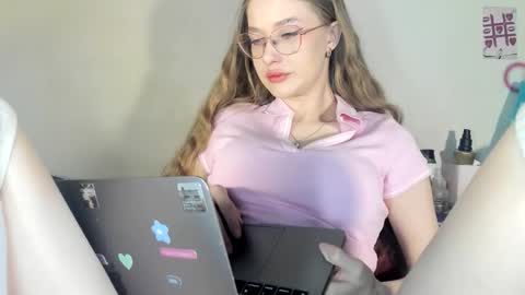 chloe online show from 05.06.26