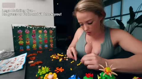 Snapshot of mycookiejar chatting on 12.20.25 MyCookieJar online show from 12.20.25